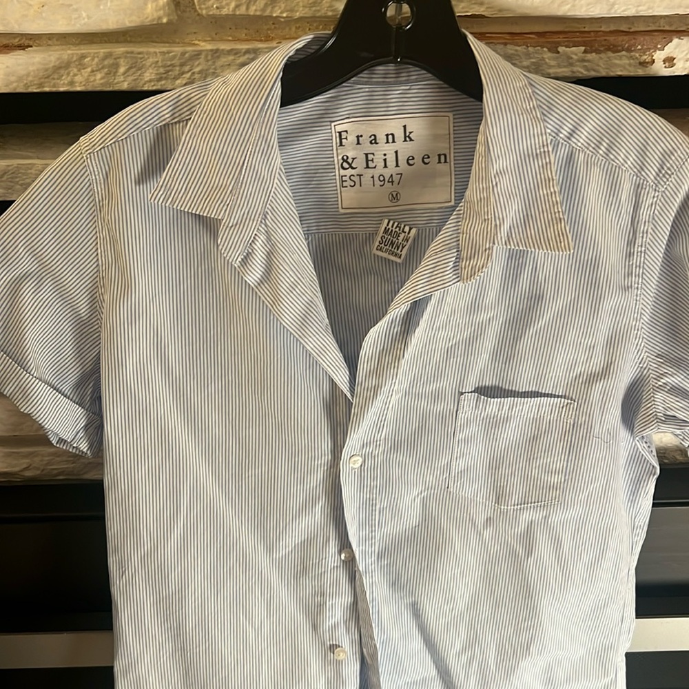 Frank&Eileen Billy Jean fitted button down short sleeve.